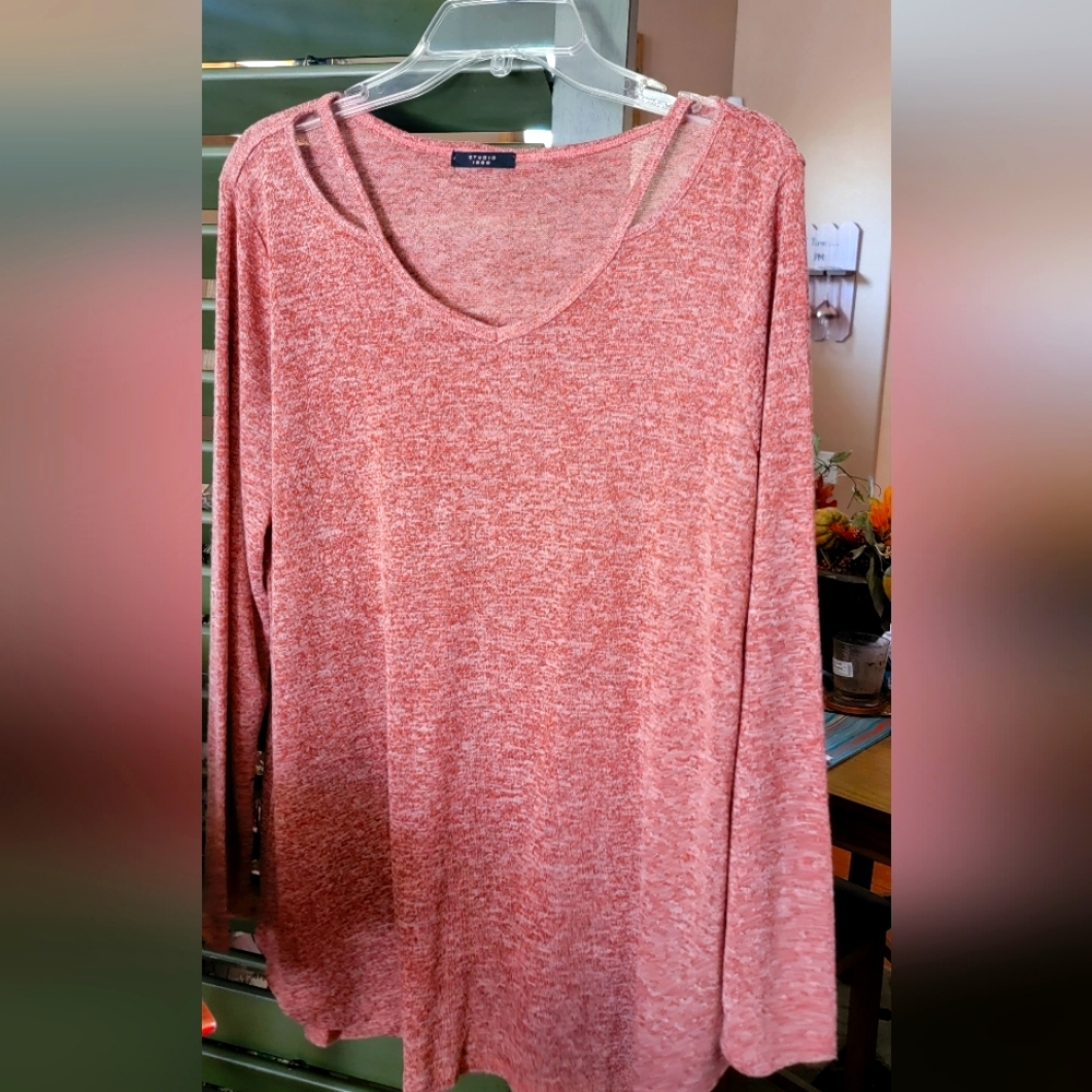 Studio 1886 by Avon top with shoulder cut outs, NWT